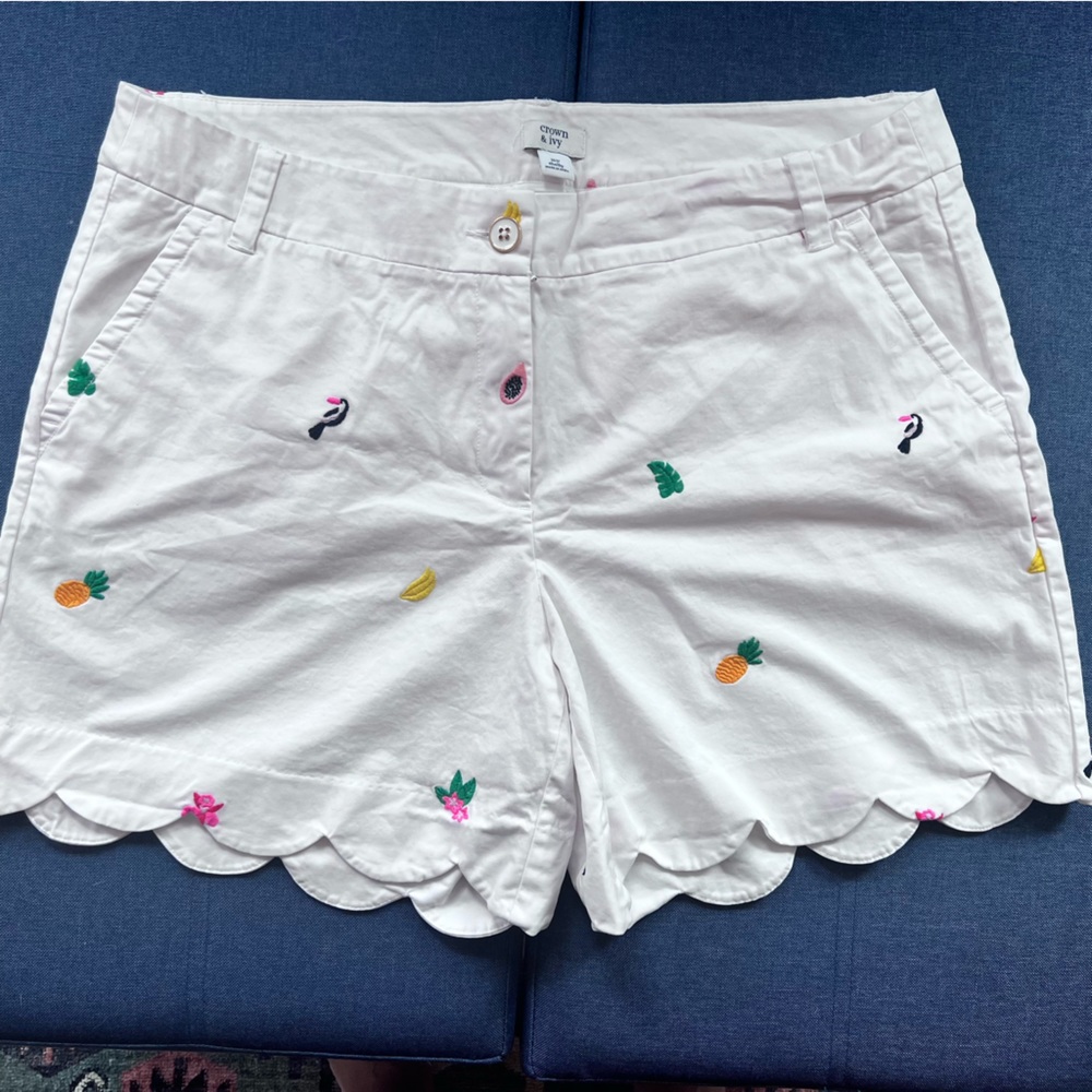 Crown and Ivy Shelby Short - 16W